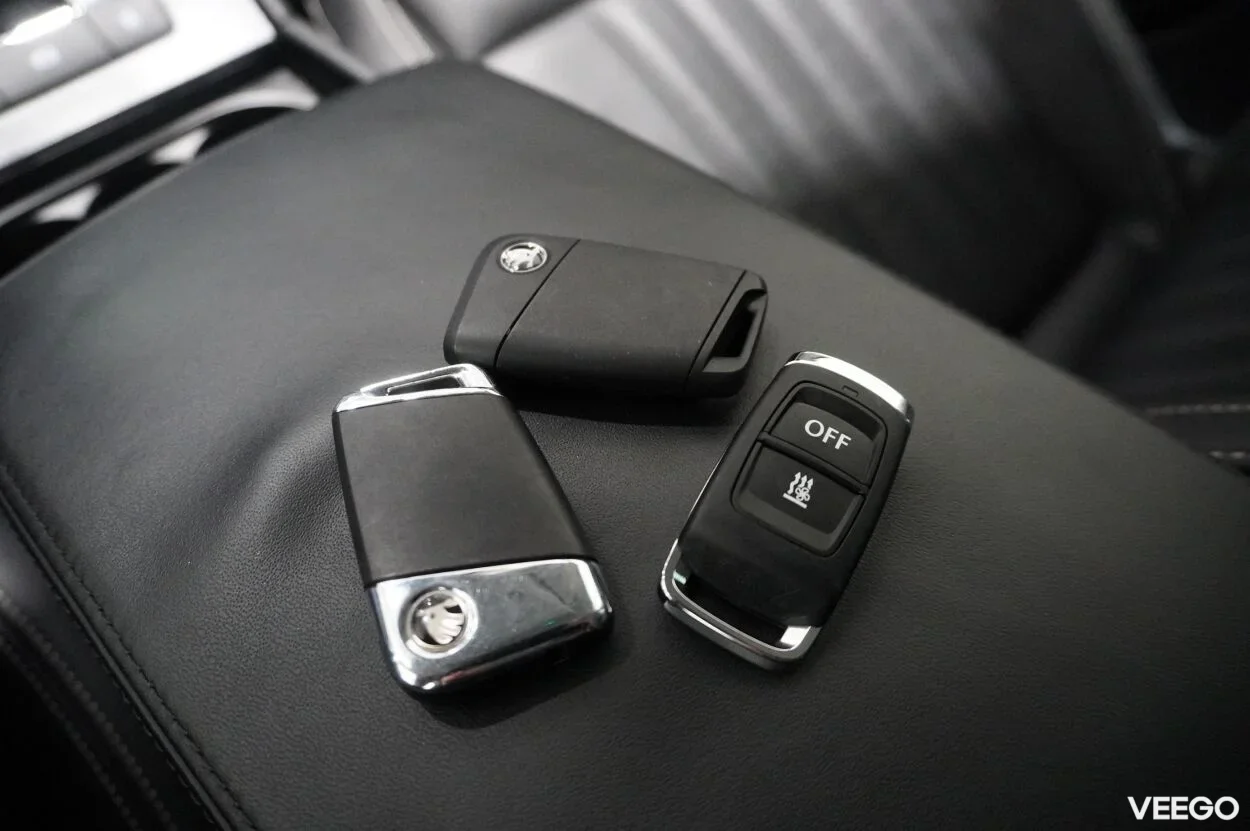 Skoda Superb ELEGANCE COMBI 4X4 2 147kW