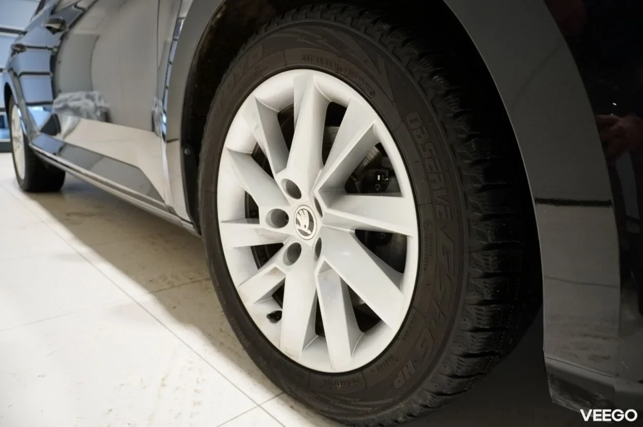 Skoda Superb ELEGANCE COMBI 4X4 2 147kW