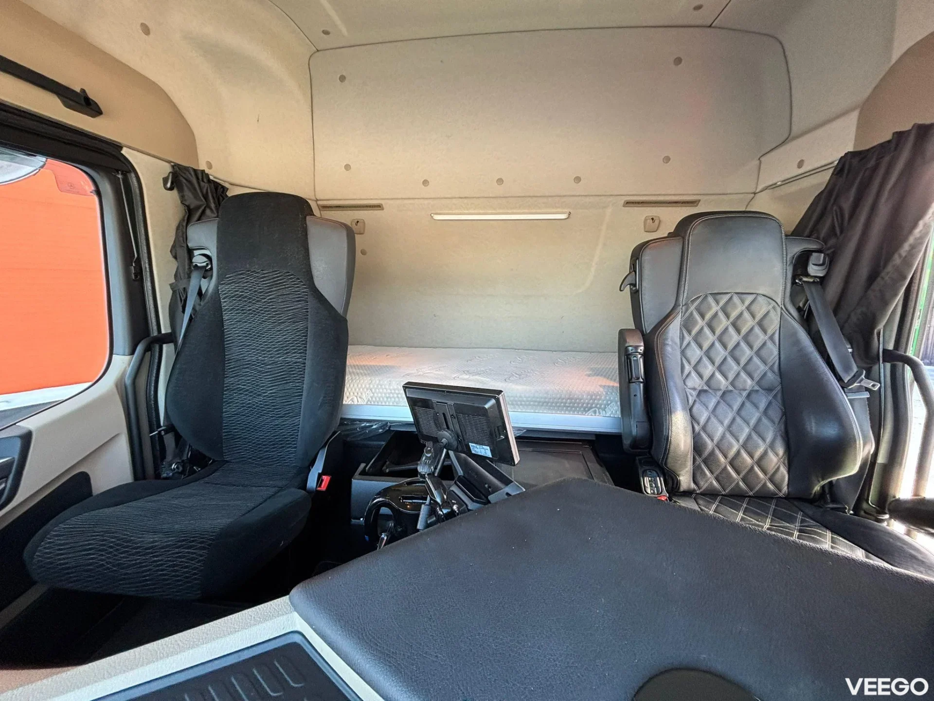 Mercedes-Benz Actros PK 19001 / RETARDER / BOX L=6628 mm 425kW