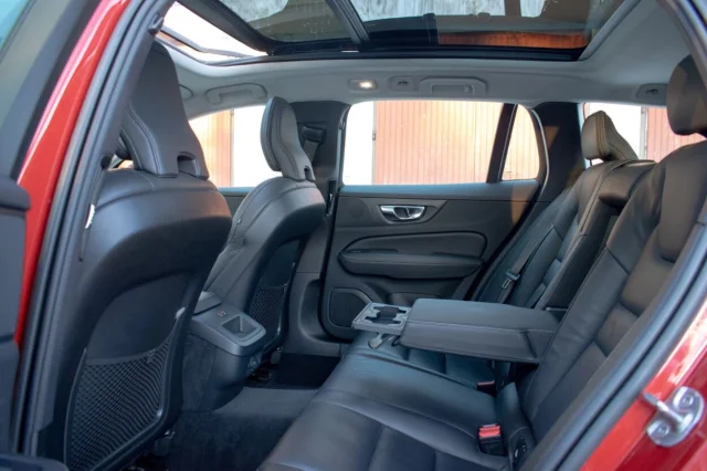 Image of Volvo V60 Cross Country AWD PLUS Bright Intelli Safe PRO Wntr 2 145kW