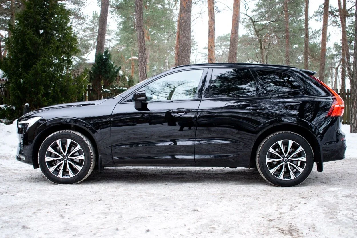 Volvo XC60 Plus DARK Intelli Safe Wntr PRO 2 184kW