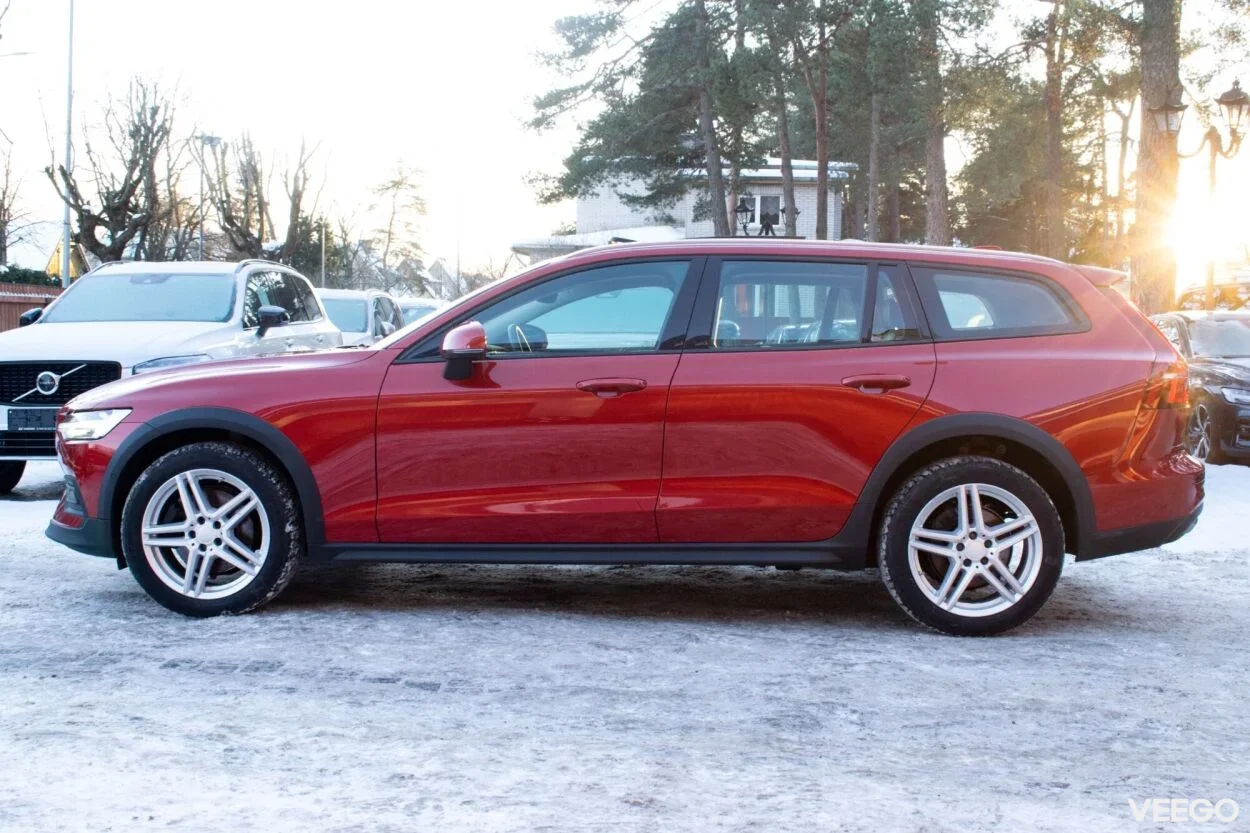 Volvo V60 Cross Country AWD PLUS Bright Intelli Safe PRO Wntr 2 145kW