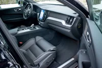 Volvo XC60 Plus DARK Intelli Safe Wntr PRO 2 184kW thumbnail