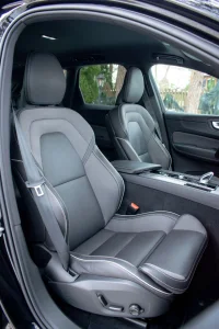 Volvo XC60 Plus DARK Intelli Safe Wntr PRO 2 184kW thumbnail