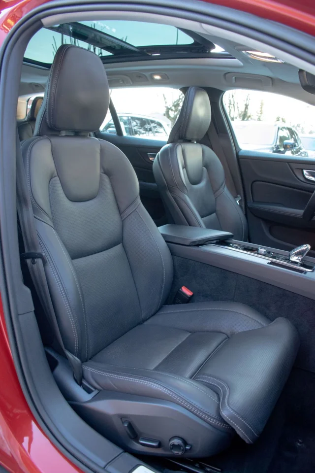 Image of Volvo V60 Cross Country AWD PLUS Bright Intelli Safe PRO Wntr 2 145kW