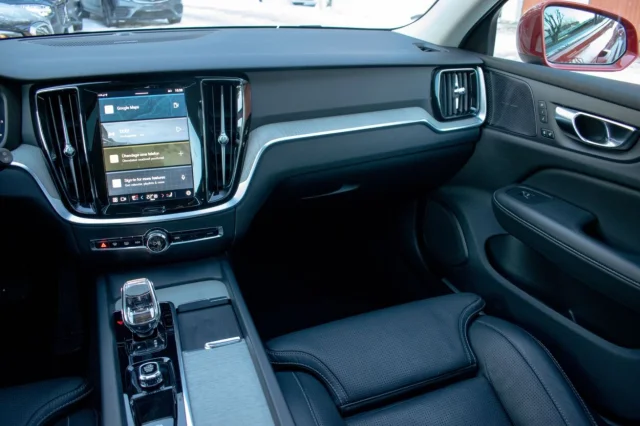 Image of Volvo V60 Cross Country AWD PLUS Bright Intelli Safe PRO Wntr 2 145kW