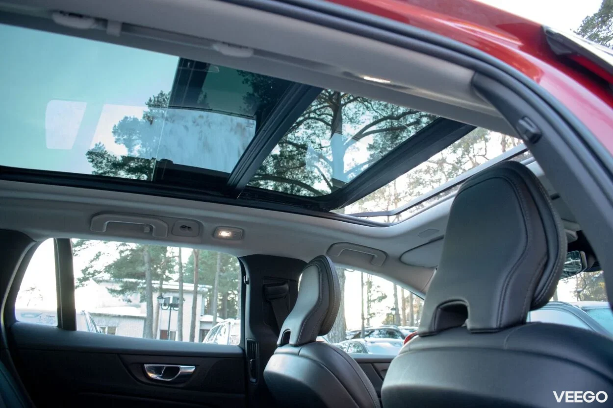 Volvo V60 Cross Country AWD PLUS Bright Intelli Safe PRO Wntr 2 145kW