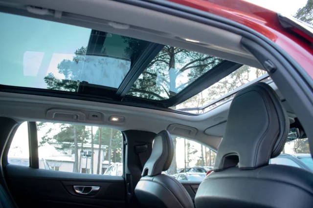 Image of Volvo V60 Cross Country AWD PLUS Bright Intelli Safe PRO Wntr 2 145kW