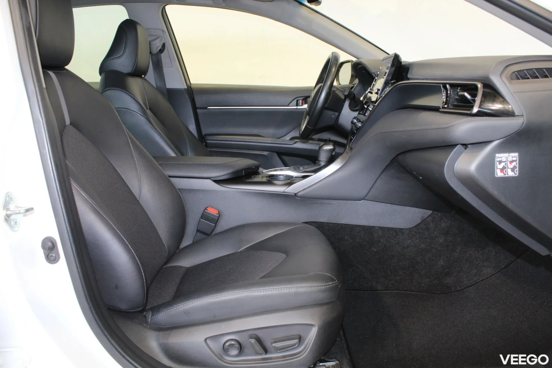 Toyota Camry Luxury Business Hybrid 2.5 131kW