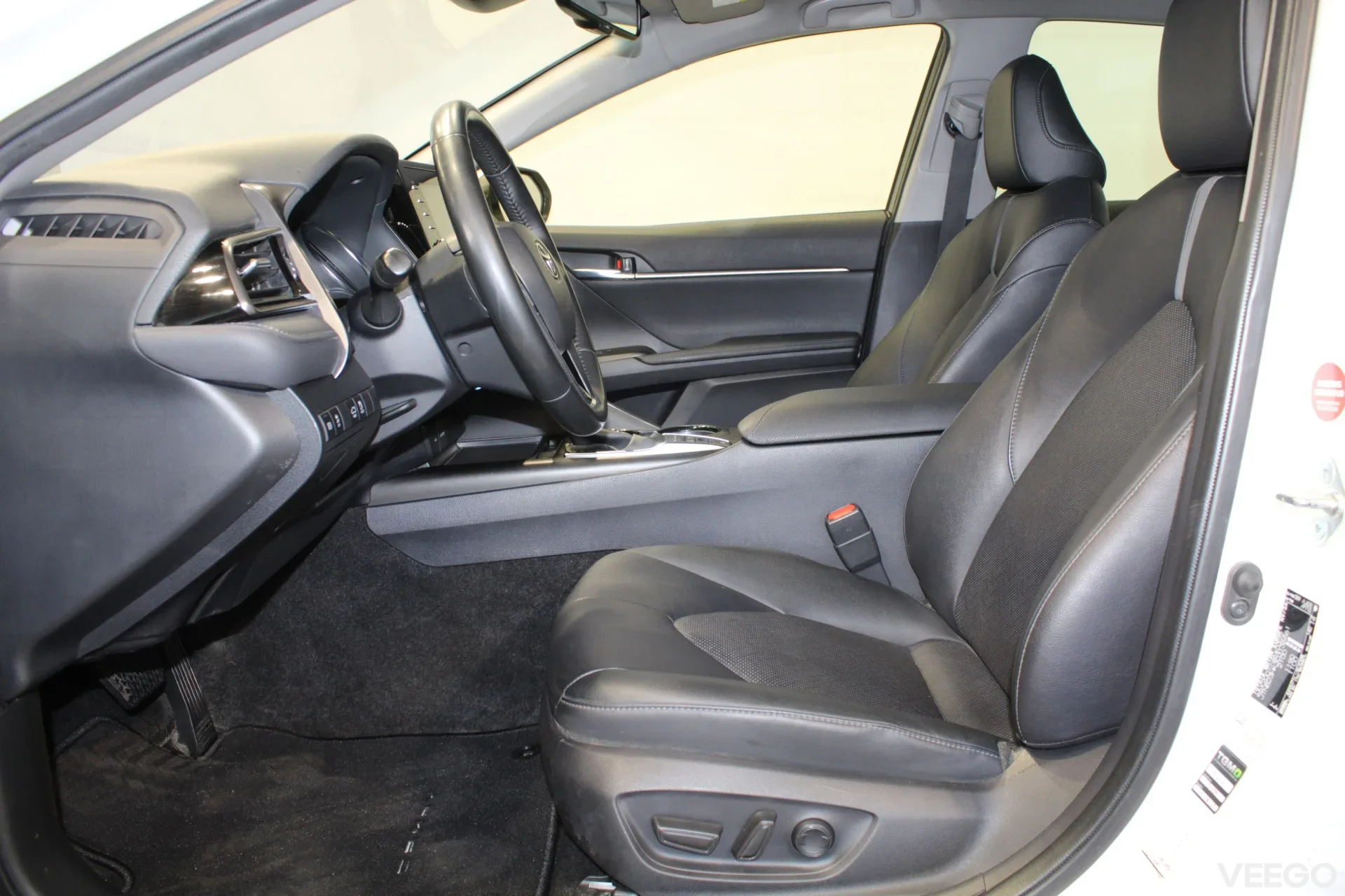 Toyota Camry Luxury Business Hybrid 2.5 131kW