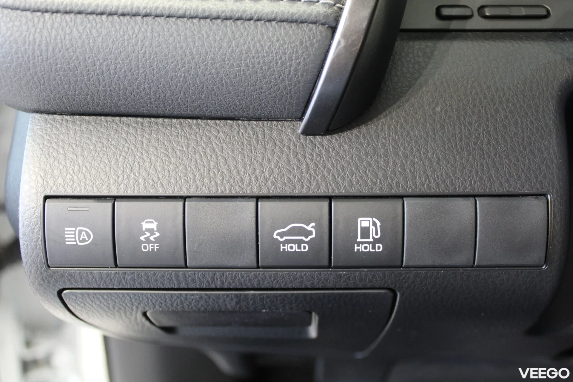 Toyota Camry Luxury Business Hybrid 2.5 131kW