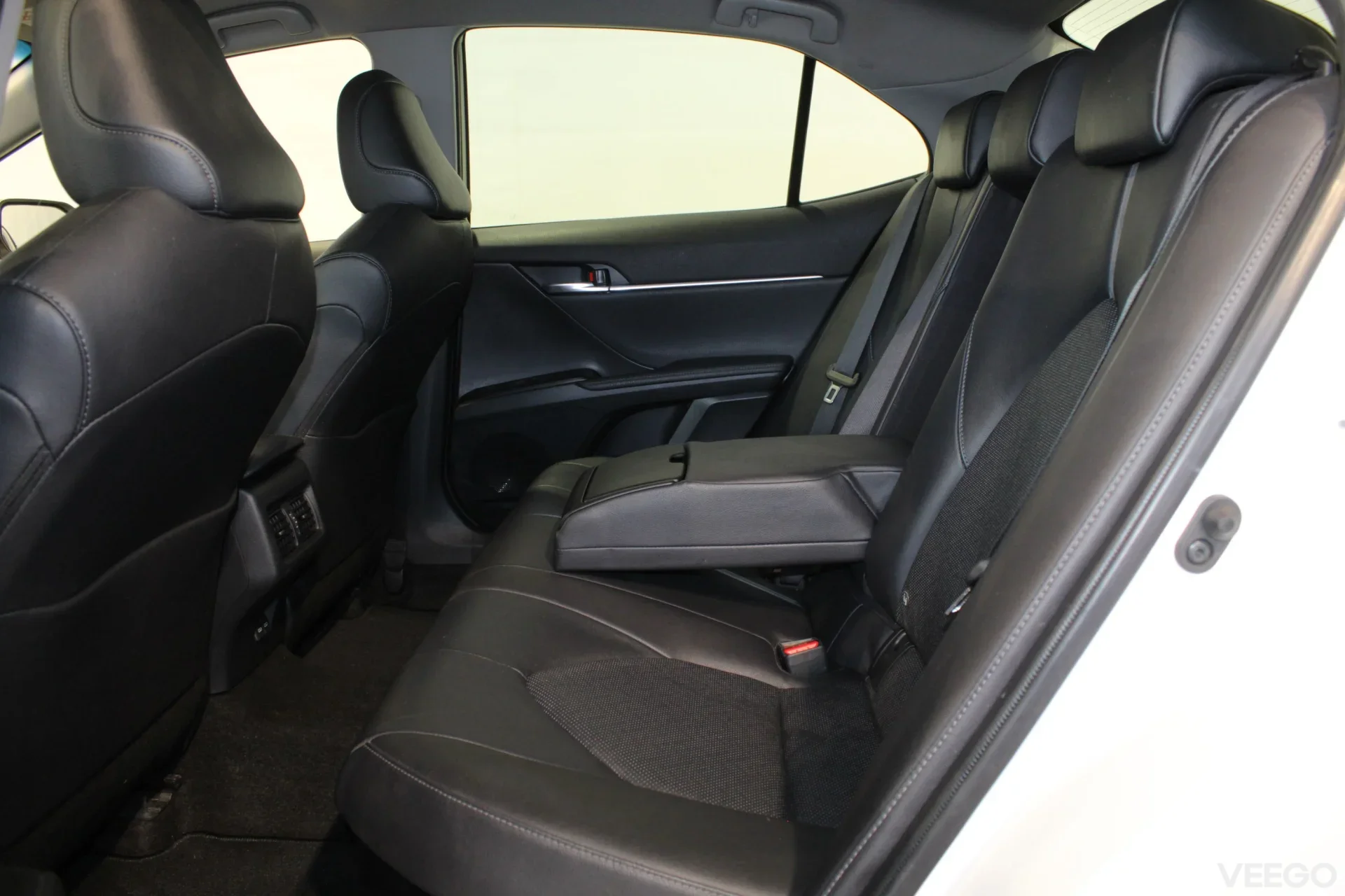 Toyota Camry Luxury Business Hybrid 2.5 131kW