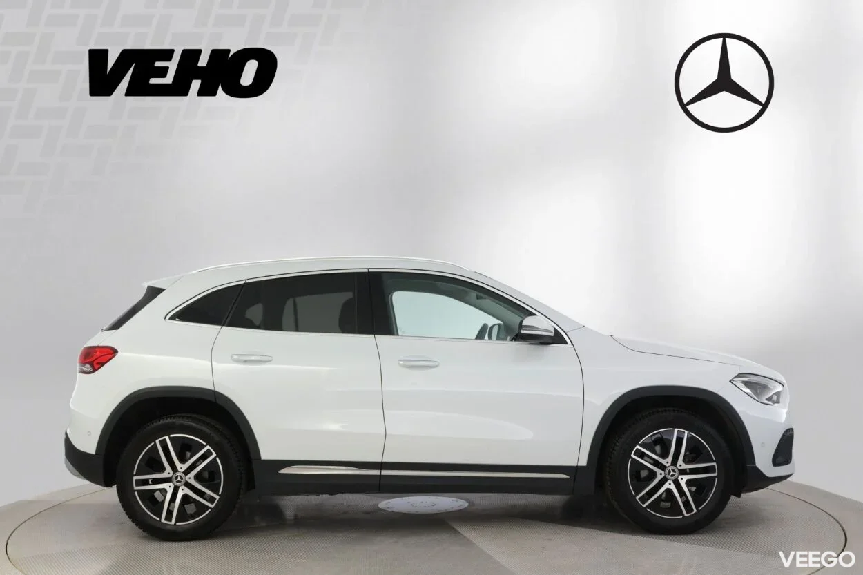 Mercedes-Benz GLA200 Progressive 1.3 120kW