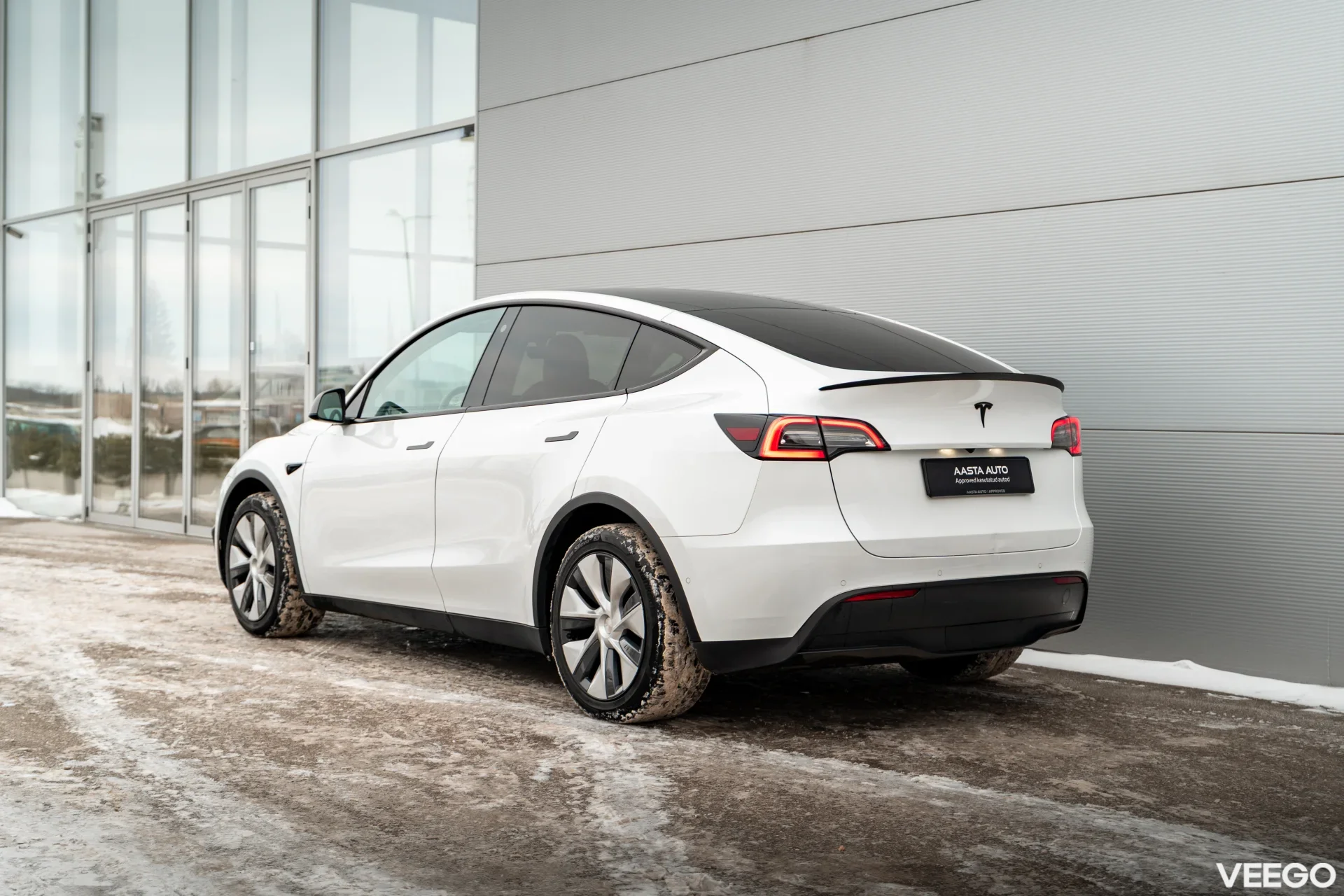 Tesla Model Y   Long Range Dual Motor AWD 378kW