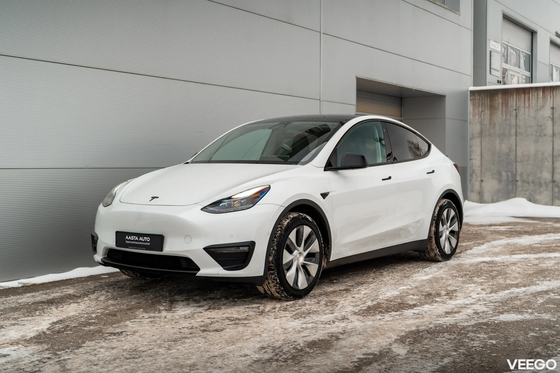 Tesla Model Y   Long Range Dual Motor AWD 378kW