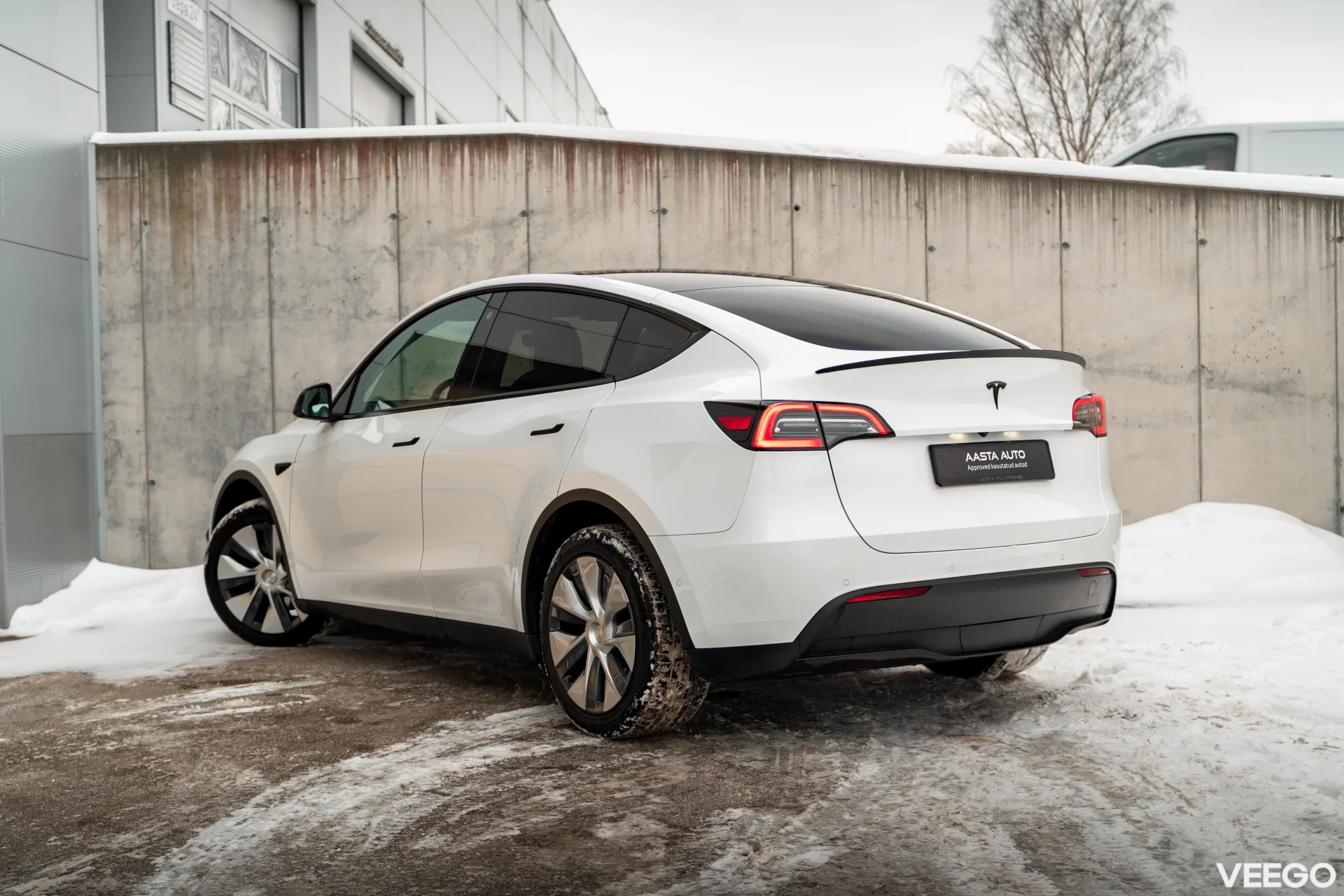 Tesla Model Y   Long Range Dual Motor AWD 378kW