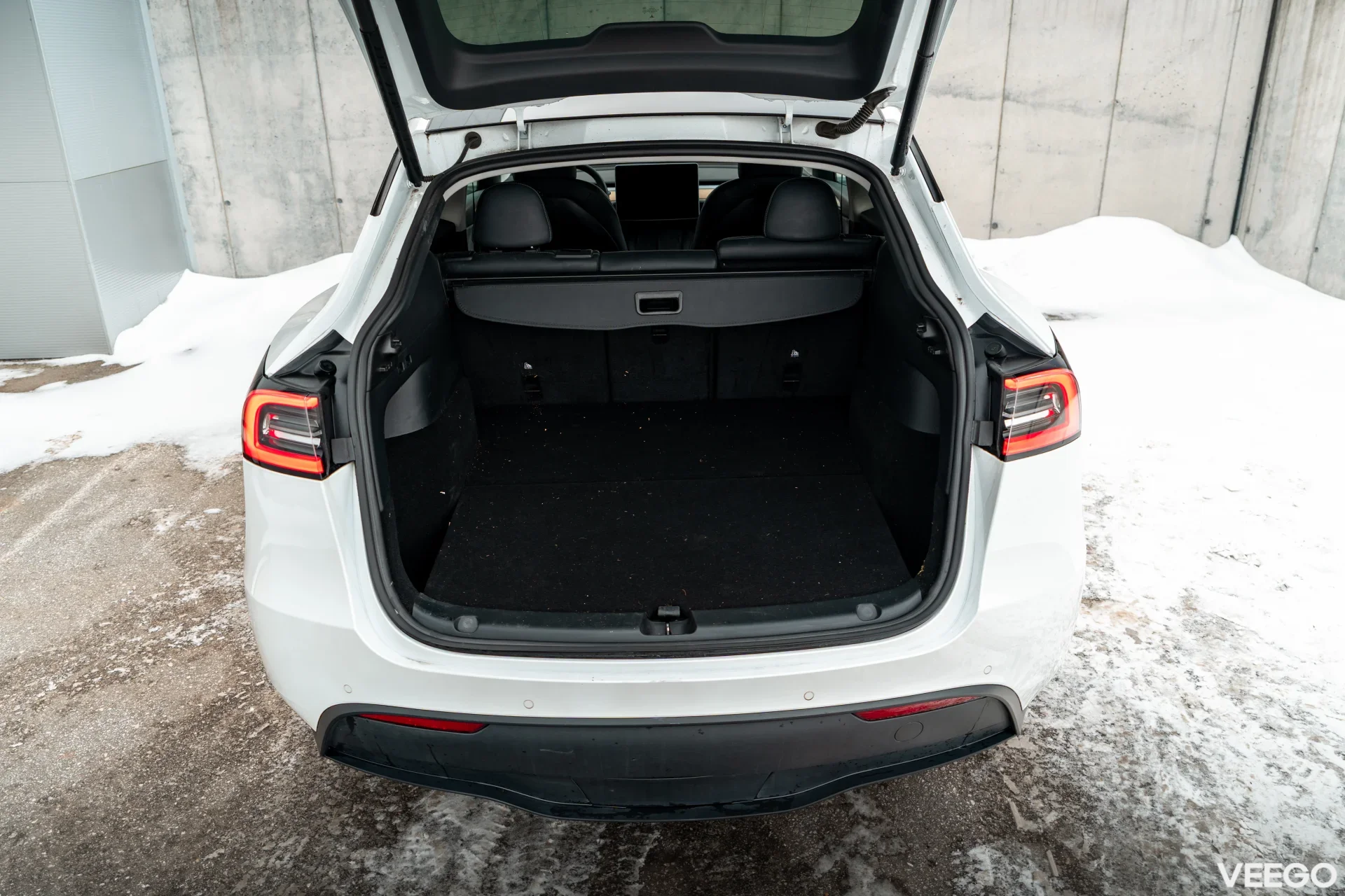 Tesla Model Y   Long Range Dual Motor AWD 378kW