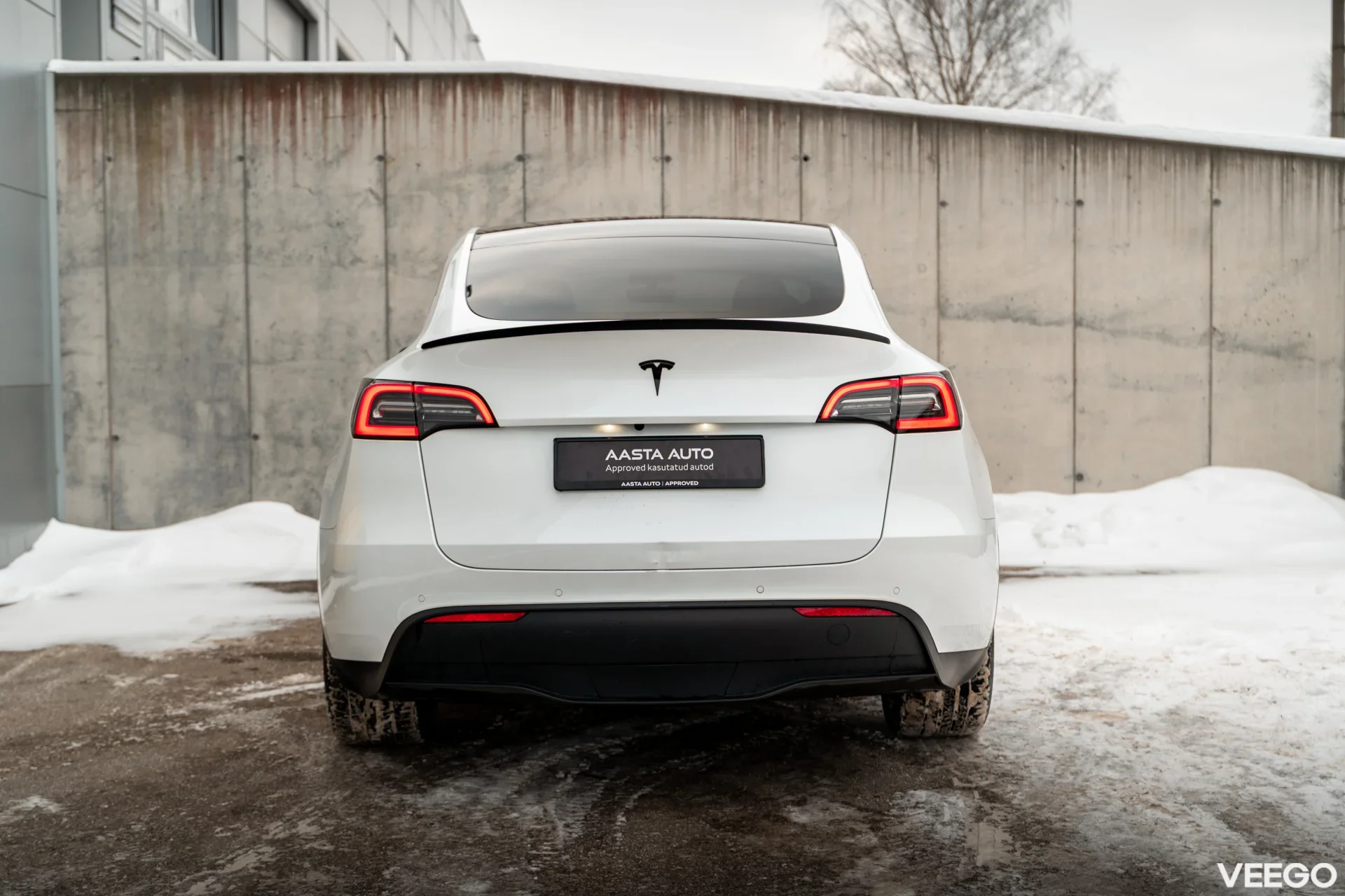 Tesla Model Y   Long Range Dual Motor AWD 378kW