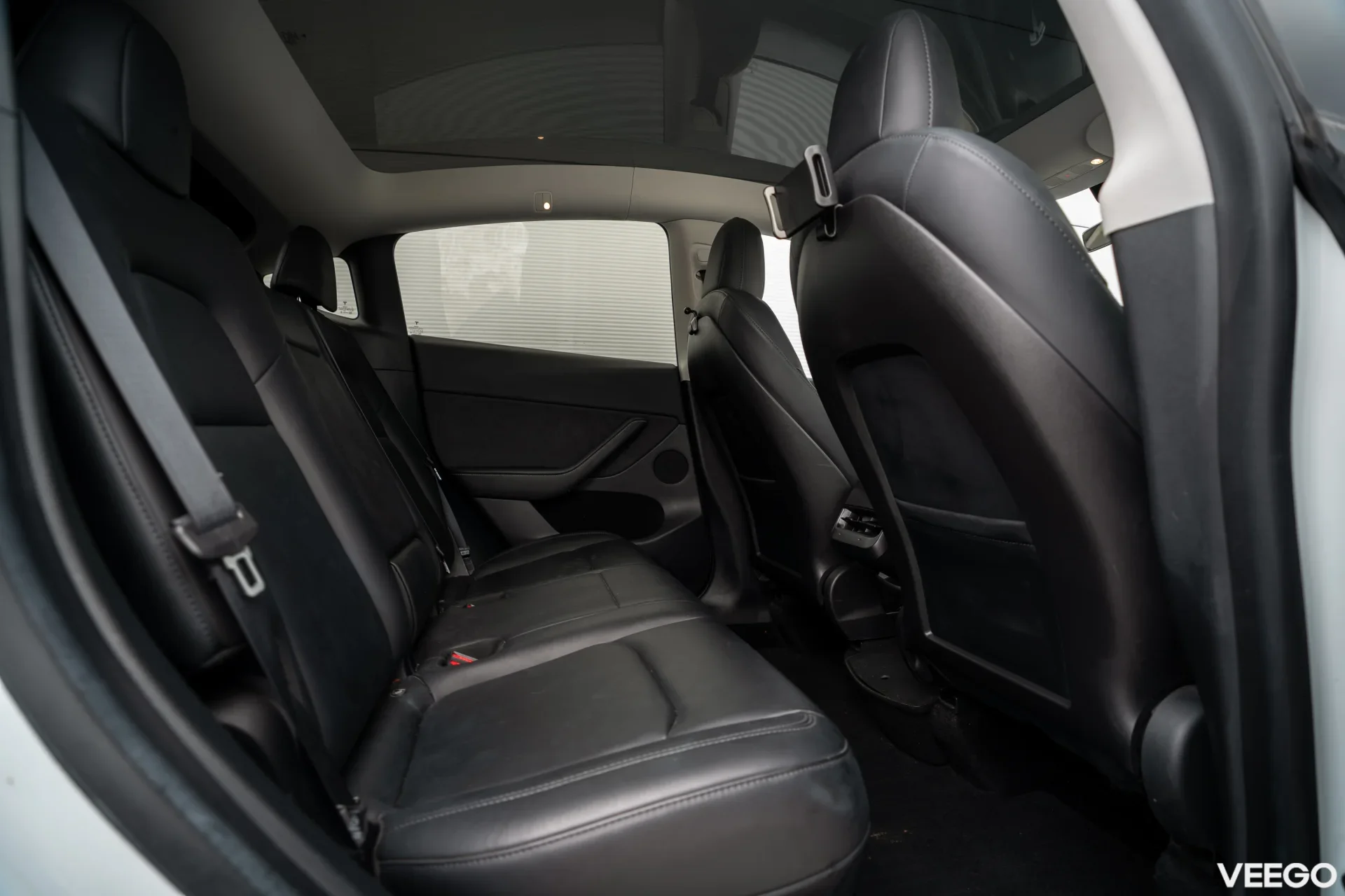 Tesla Model Y   Long Range Dual Motor AWD 378kW