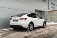 Tesla Model Y   Long Range Dual Motor AWD 378kW thumbnail