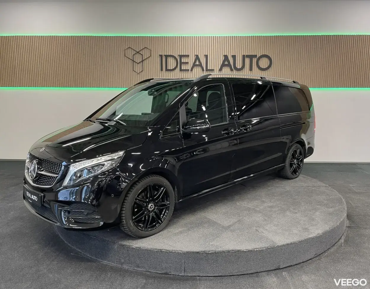 Mercedes-Benz V300 d Extra Lang AMG Night Facelift 2 174kW