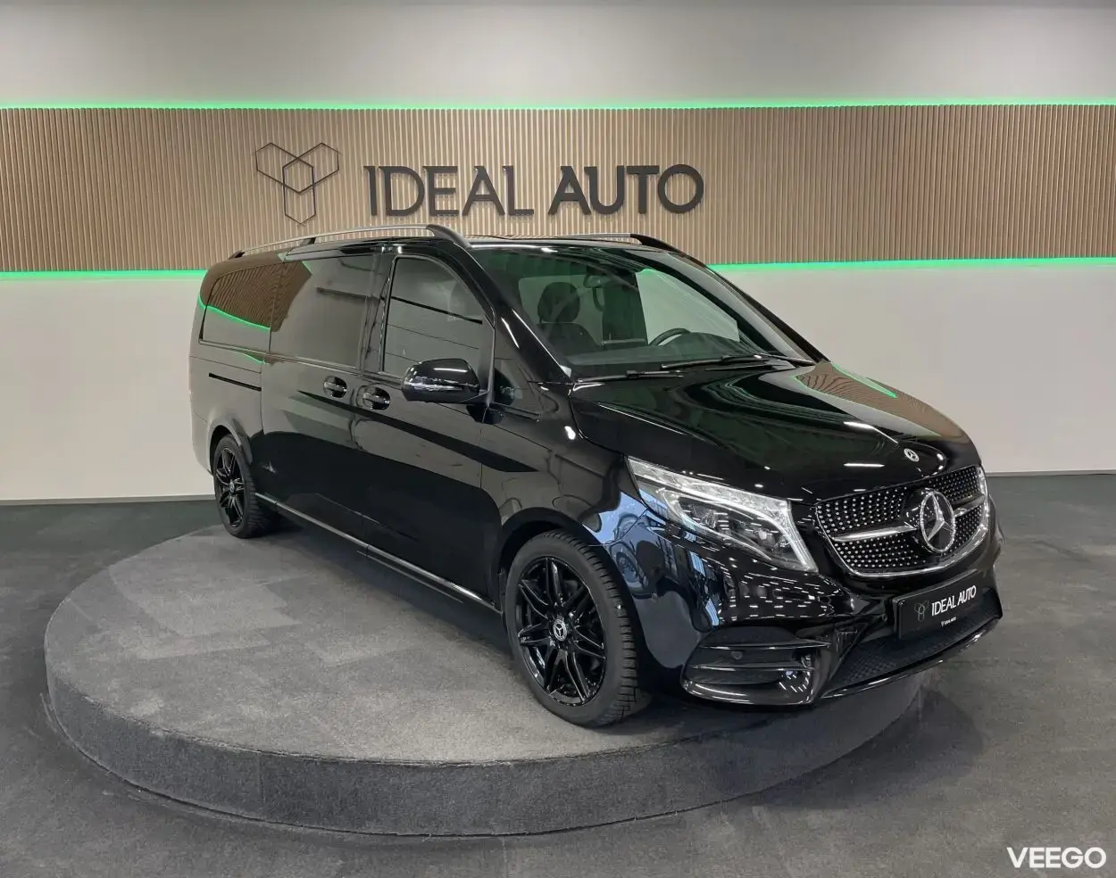 Mercedes-Benz V300 d Extra Lang AMG Night Facelift 2 174kW