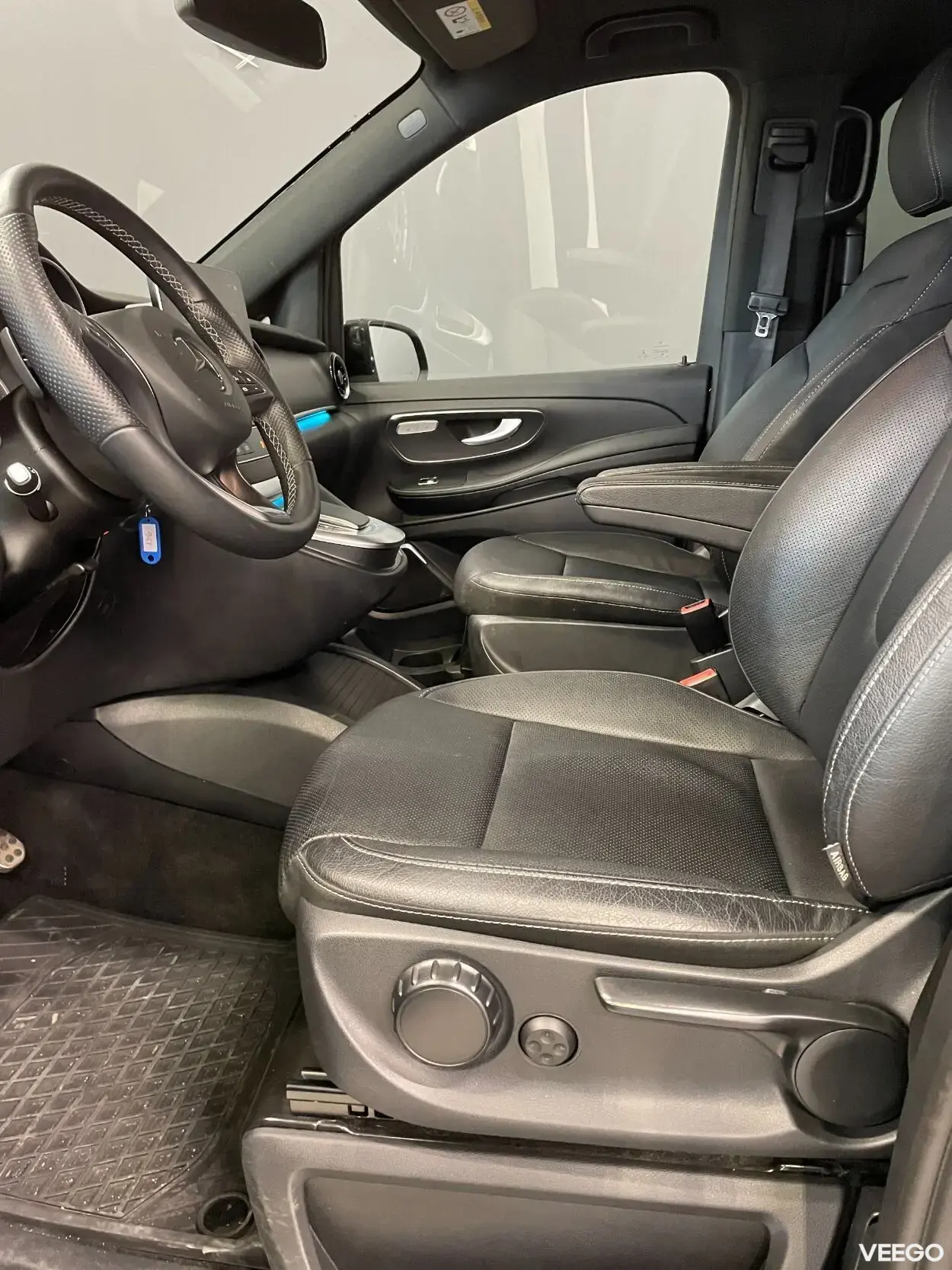 Mercedes-Benz V300 d Extra Lang AMG Night Facelift 2 174kW