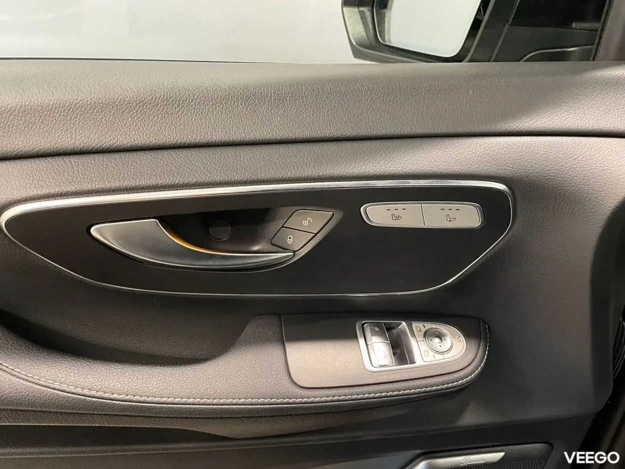 Mercedes-Benz V300 d Extra Lang AMG Night Facelift 2 174kW