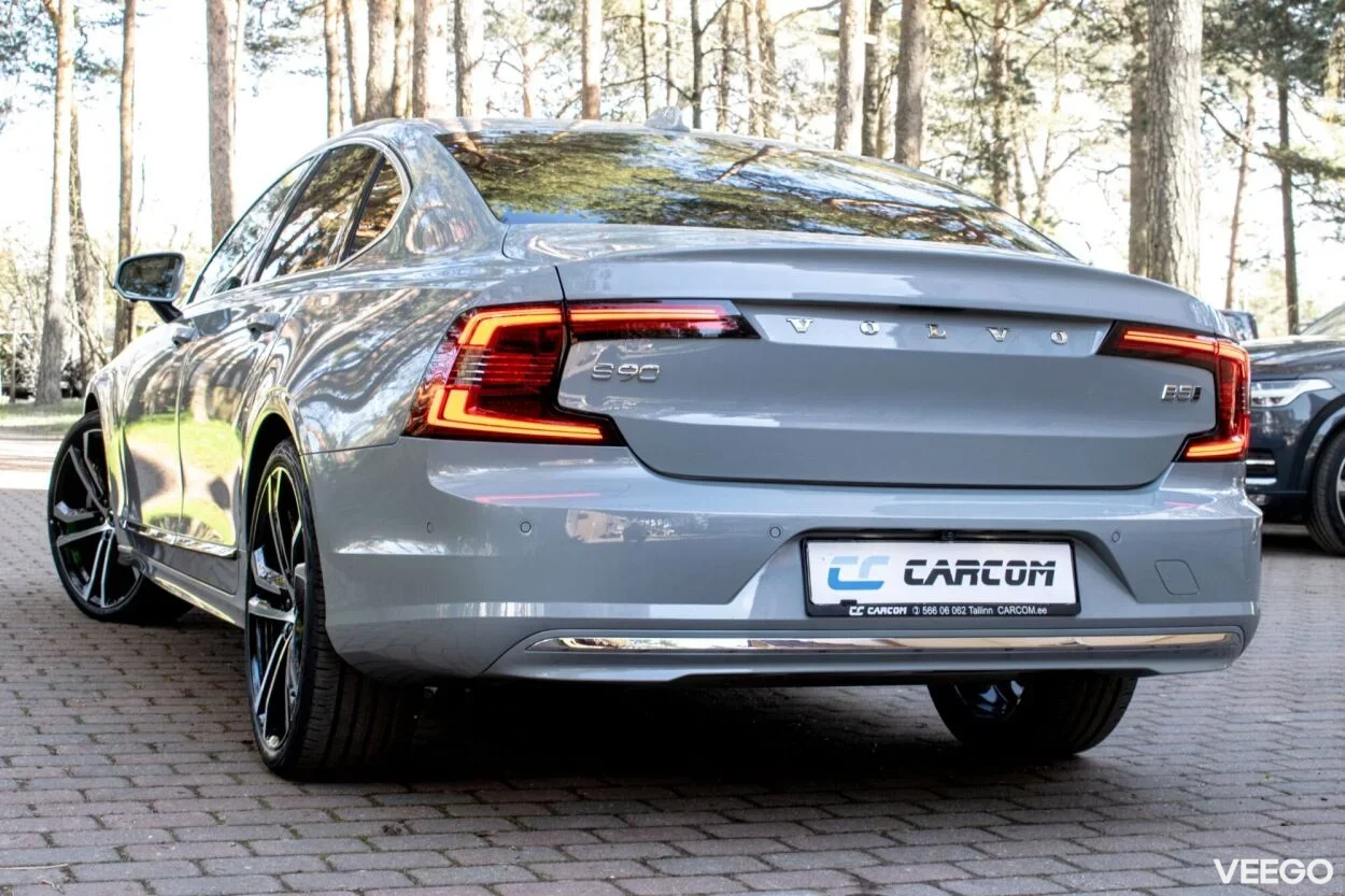 Volvo S90 AWD ULTIMATE BRIGHT XENIUM FULLOPT 2 183kW