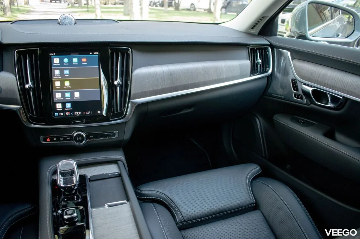 Volvo S90 AWD ULTIMATE BRIGHT XENIUM FULLOPT 2 183kW
