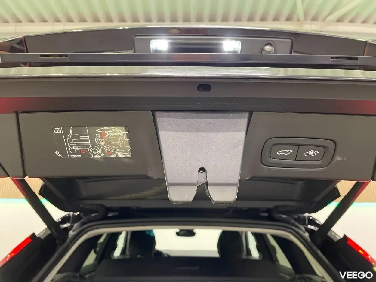 Volvo V90 Cross Country AWD Momentum 2 145kW