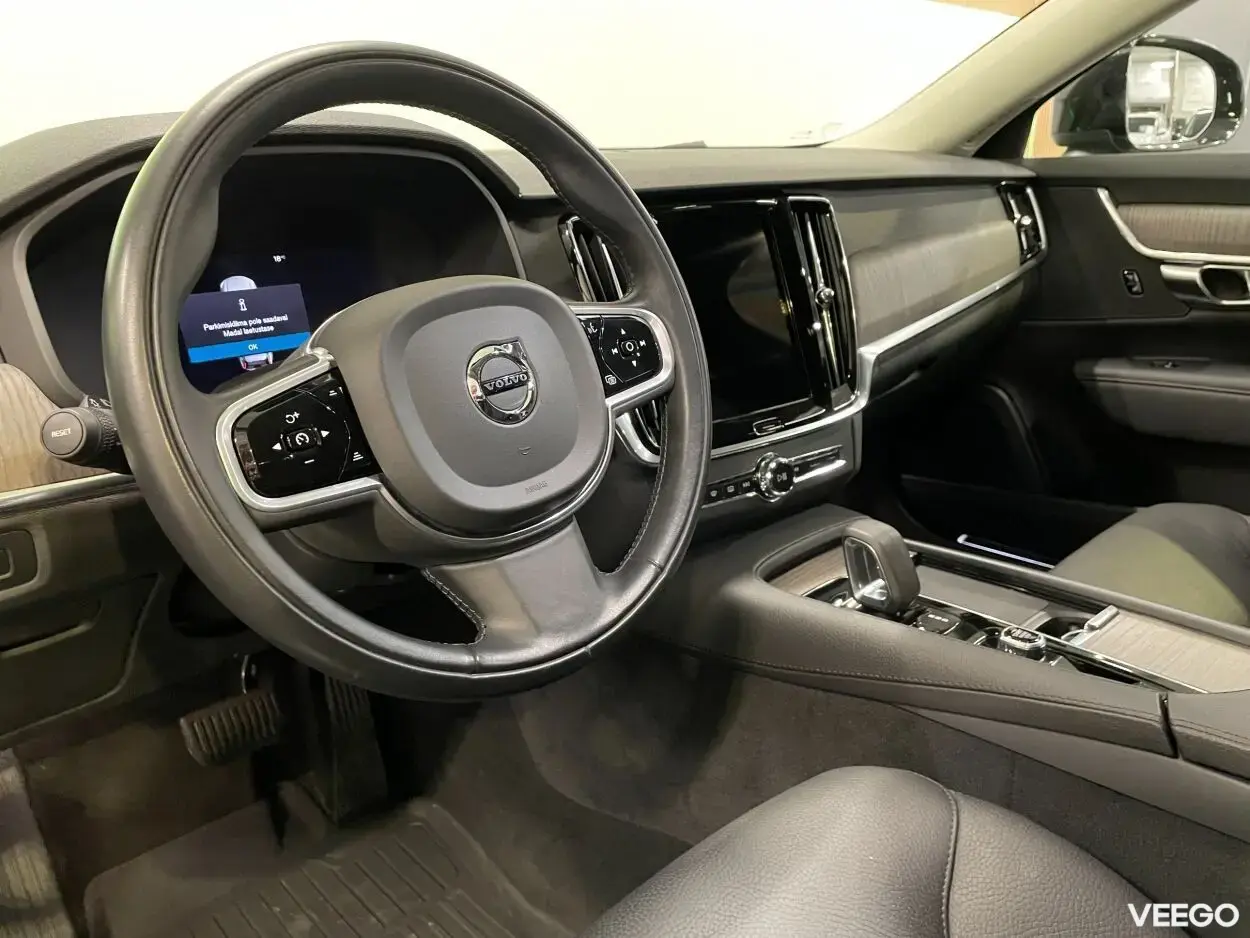 Volvo V90 Cross Country AWD Momentum 2 145kW