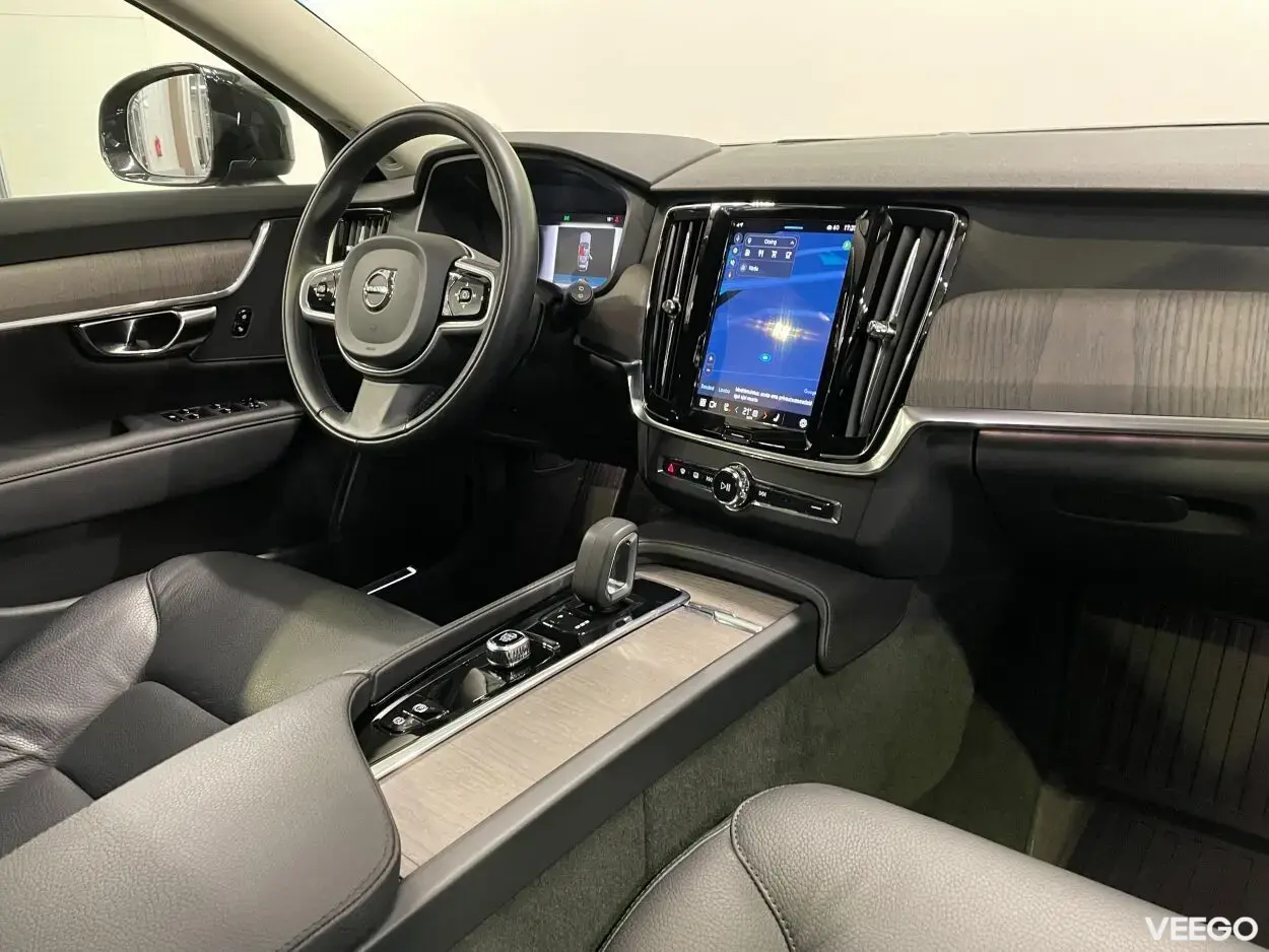Volvo V90 Cross Country AWD Momentum 2 145kW