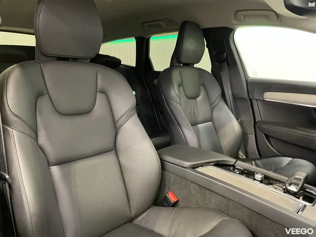 Volvo V90 Cross Country AWD Momentum 2 145kW