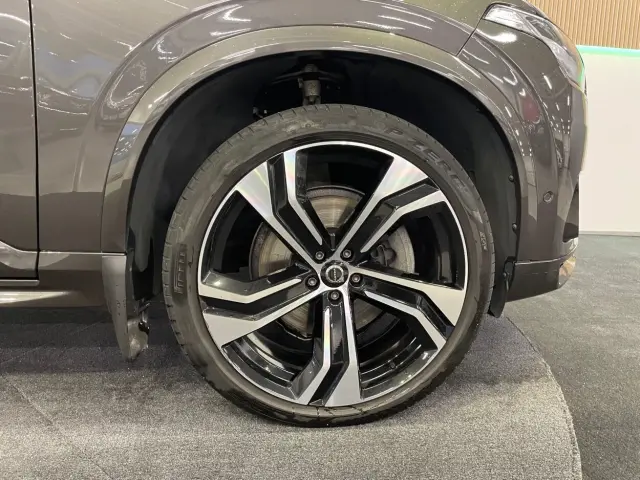 Image of Volvo XC90 AWD Ultimate Dark Edition 2 173kW