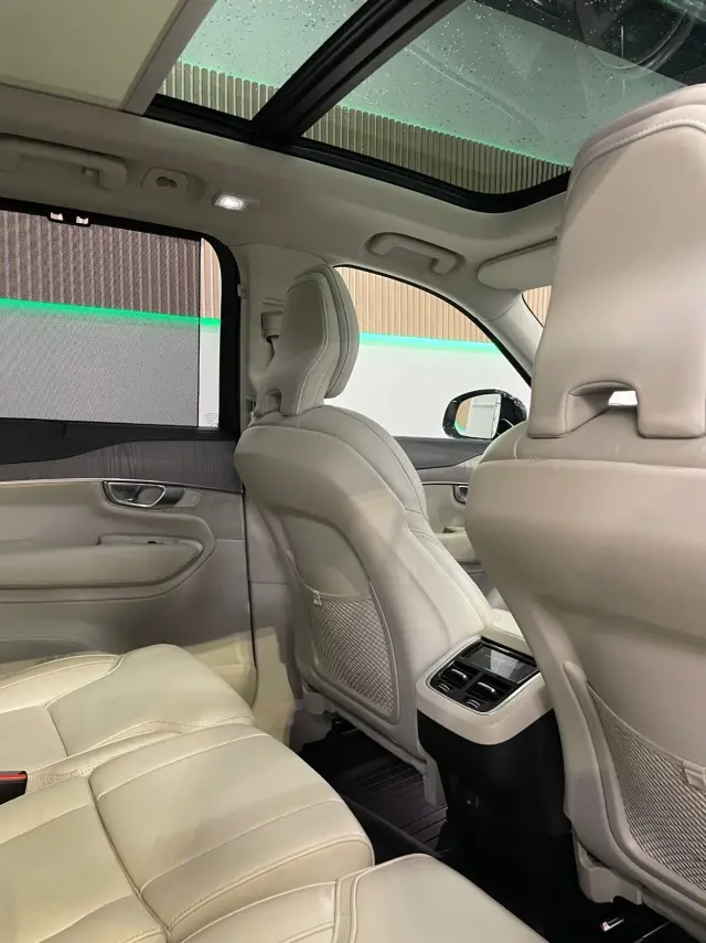 Image of Volvo XC90 AWD Ultimate Dark Edition 2 173kW