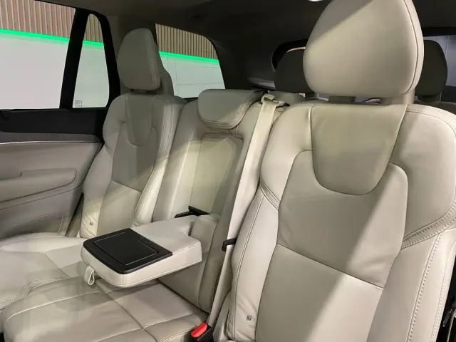 Image of Volvo XC90 AWD Ultimate Dark Edition 2 173kW