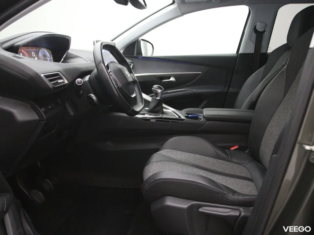 Peugeot 5008 1.2 96kW