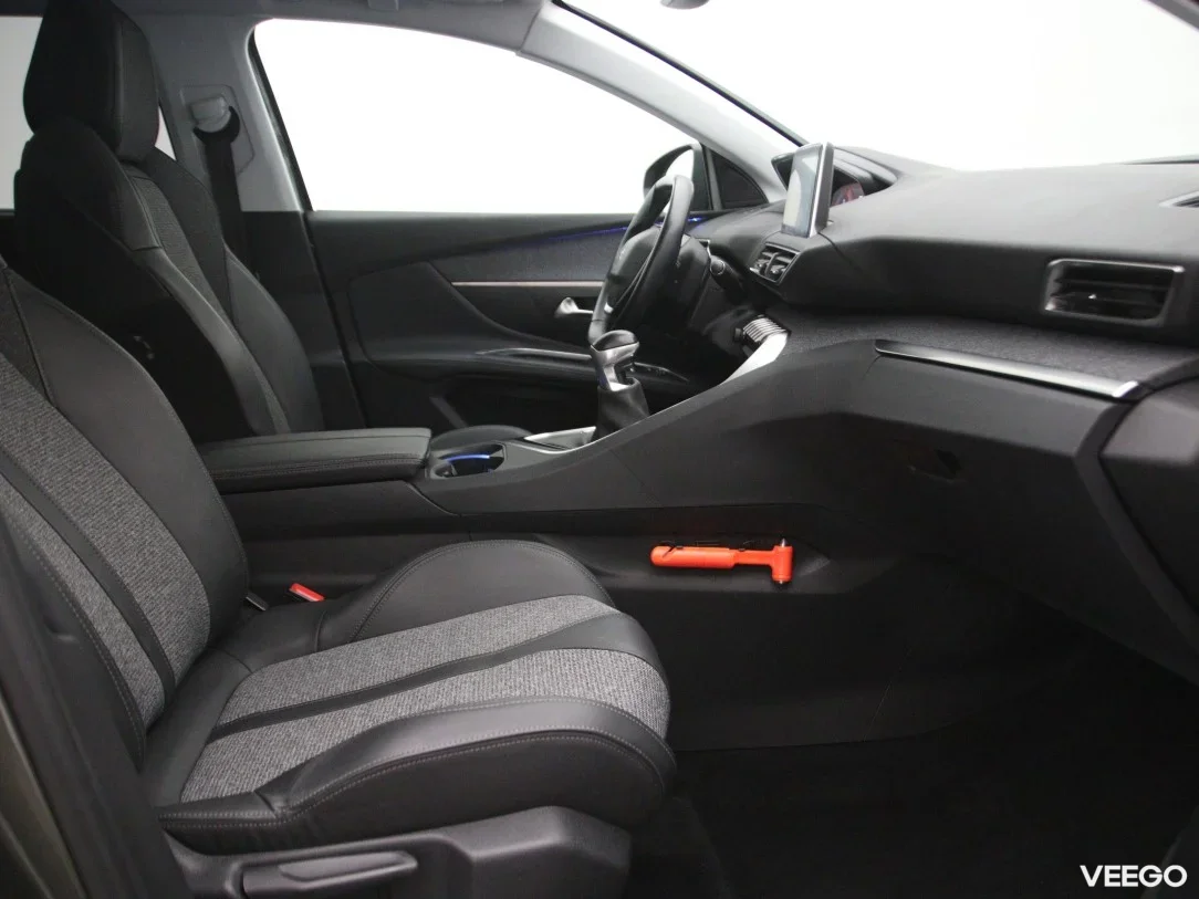 Peugeot 5008 1.2 96kW