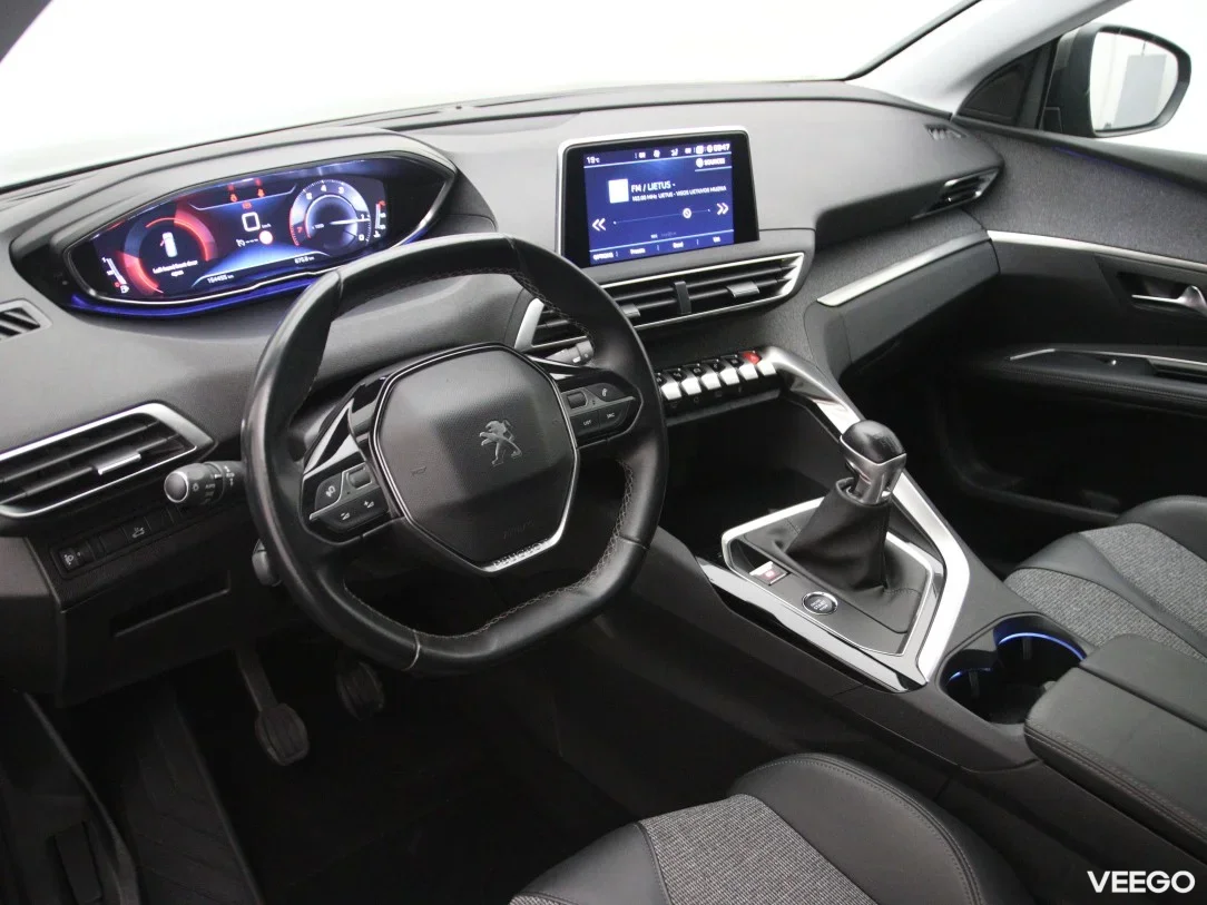 Peugeot 5008 1.2 96kW