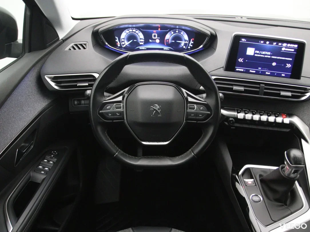 Peugeot 5008 1.2 96kW