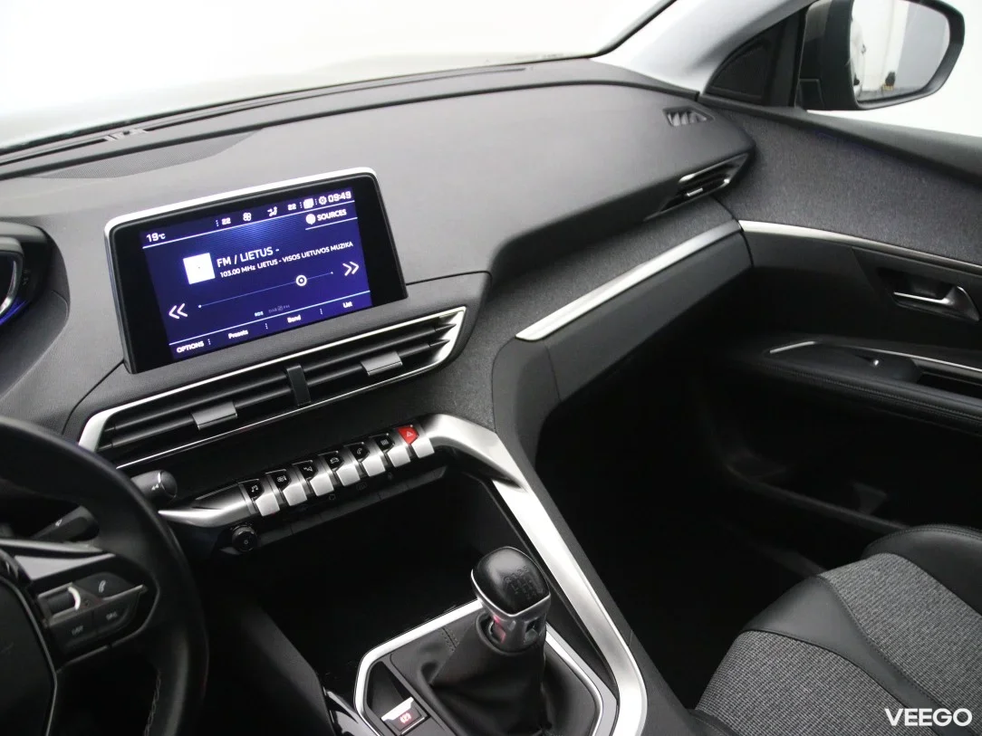 Peugeot 5008 1.2 96kW