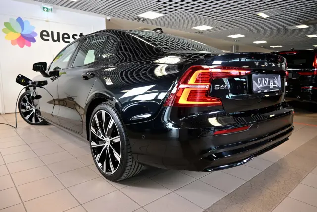 Image of Volvo S60 AWD H&K ULTIMATE DARK XENIUM INTELLI FULL 2 335kW