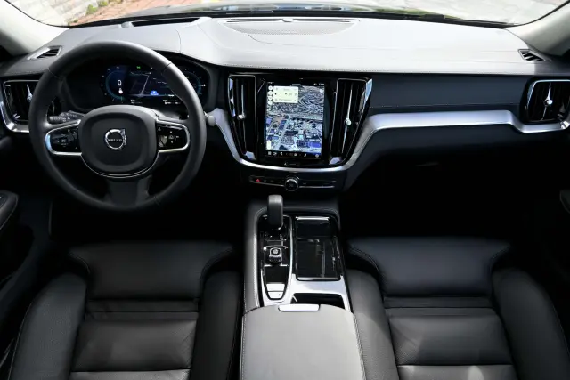 Image of Volvo S60 AWD H&K ULTIMATE DARK XENIUM INTELLI FULL 2 335kW