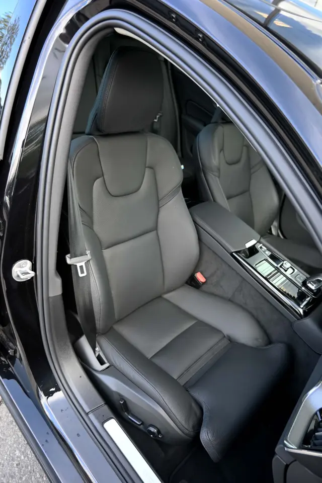 Image of Volvo S60 AWD H&K ULTIMATE DARK XENIUM INTELLI FULL 2 335kW