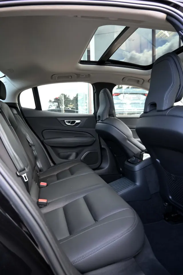 Image of Volvo S60 AWD H&K ULTIMATE DARK XENIUM INTELLI FULL 2 335kW