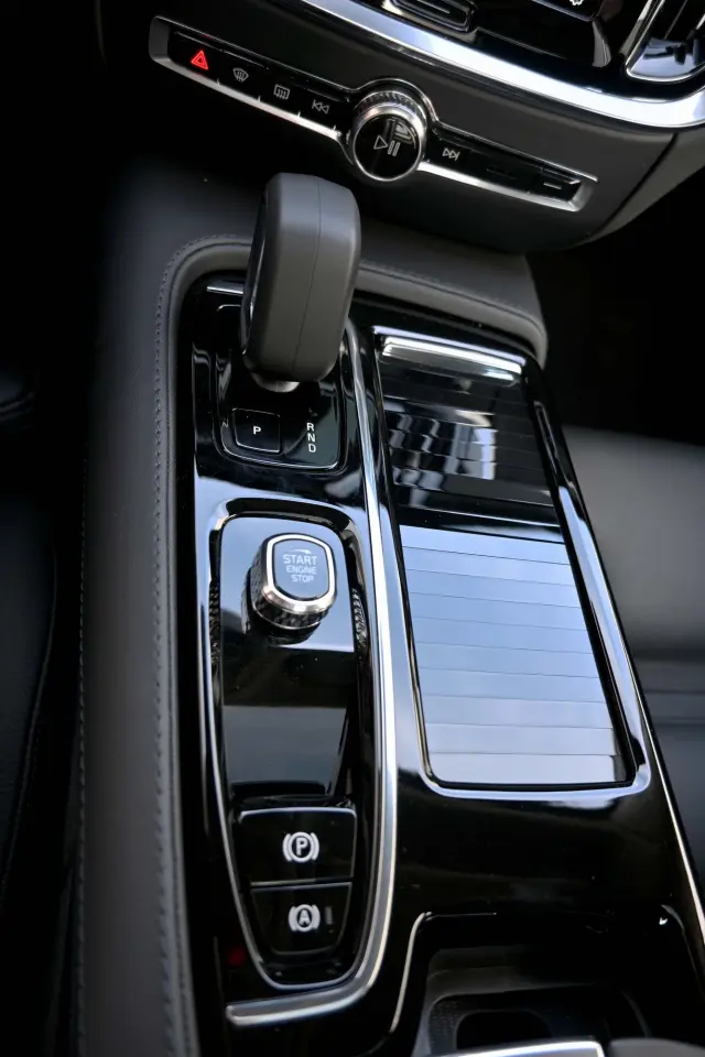 Image of Volvo S60 AWD H&K ULTIMATE DARK XENIUM INTELLI FULL 2 335kW