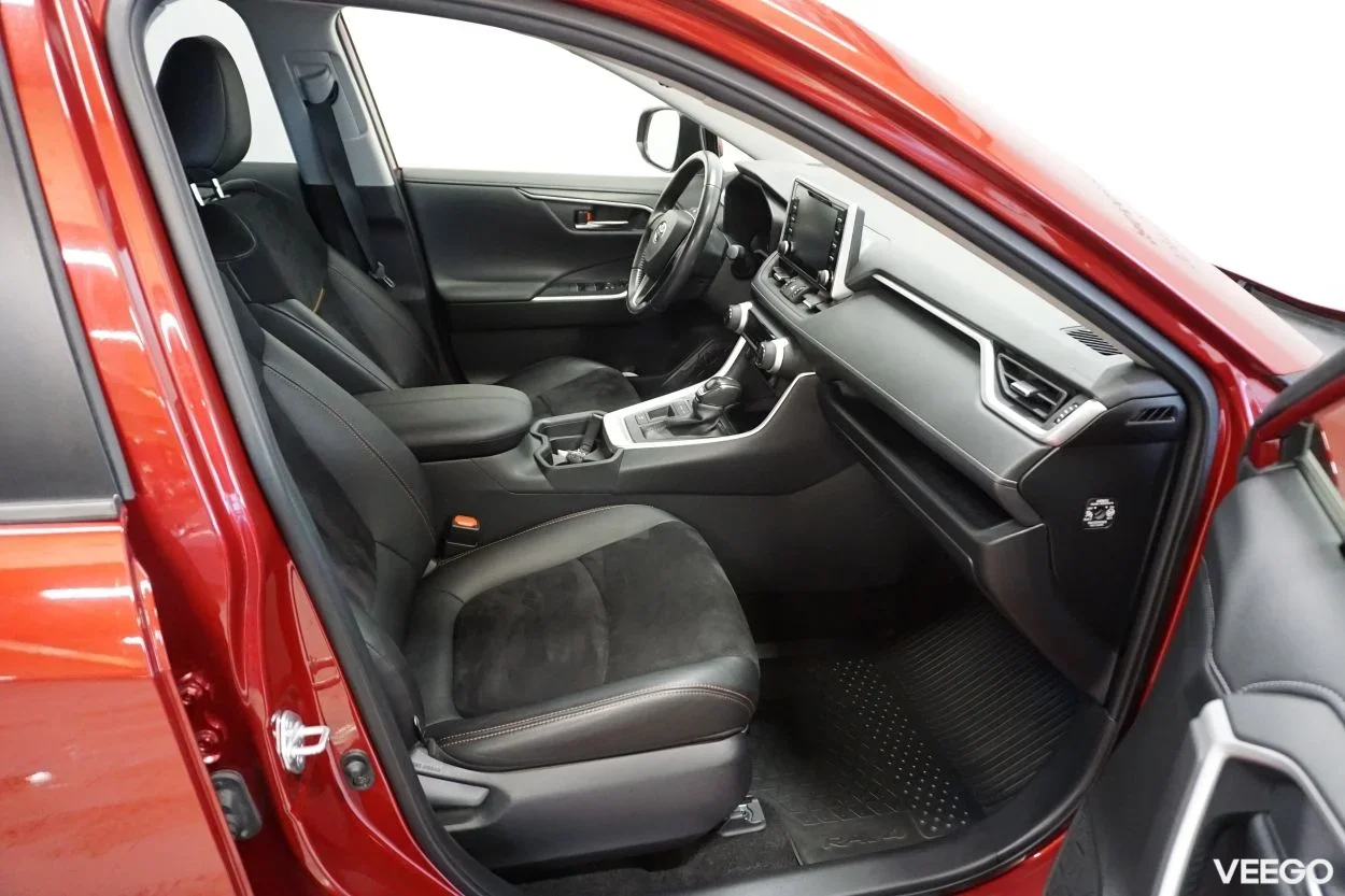 Toyota RAV4 Luxury Plus 2.5 131kW