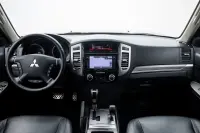 Mitsubishi Pajero Instyle Navi 4WD 3.2 140kW thumbnail