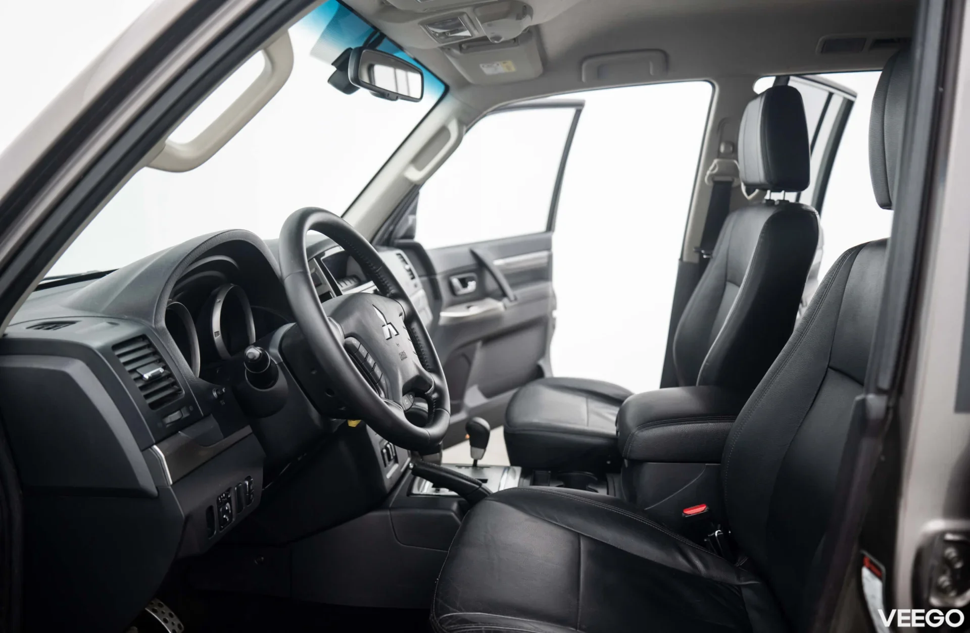 Mitsubishi Pajero Instyle Navi 4WD 3.2 140kW